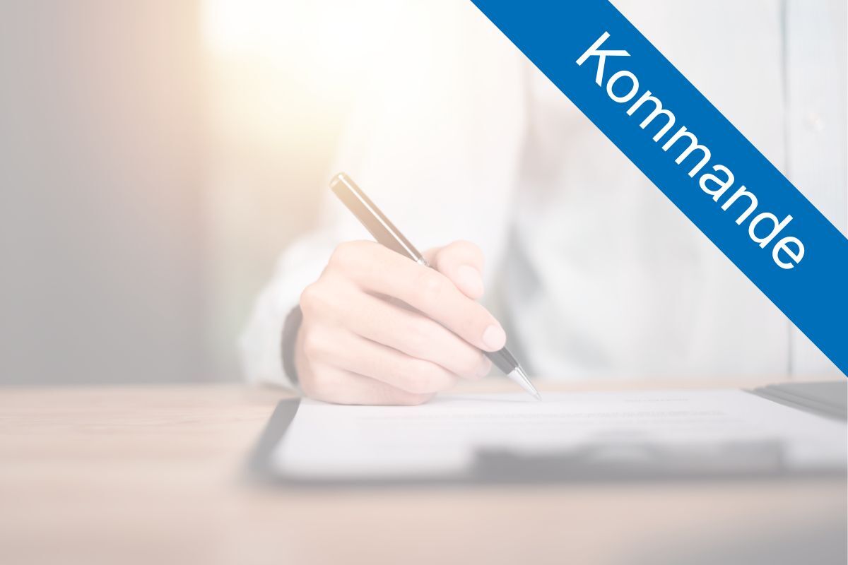 writing-notes-on-paper-closeup_Kommande